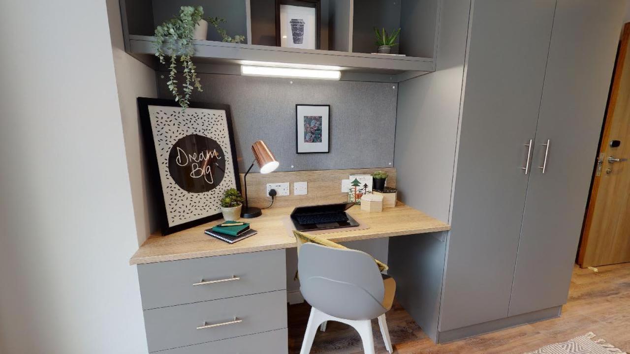Private Ensuite Bedrooms At Altus House Near Leeds Centre Apartment *